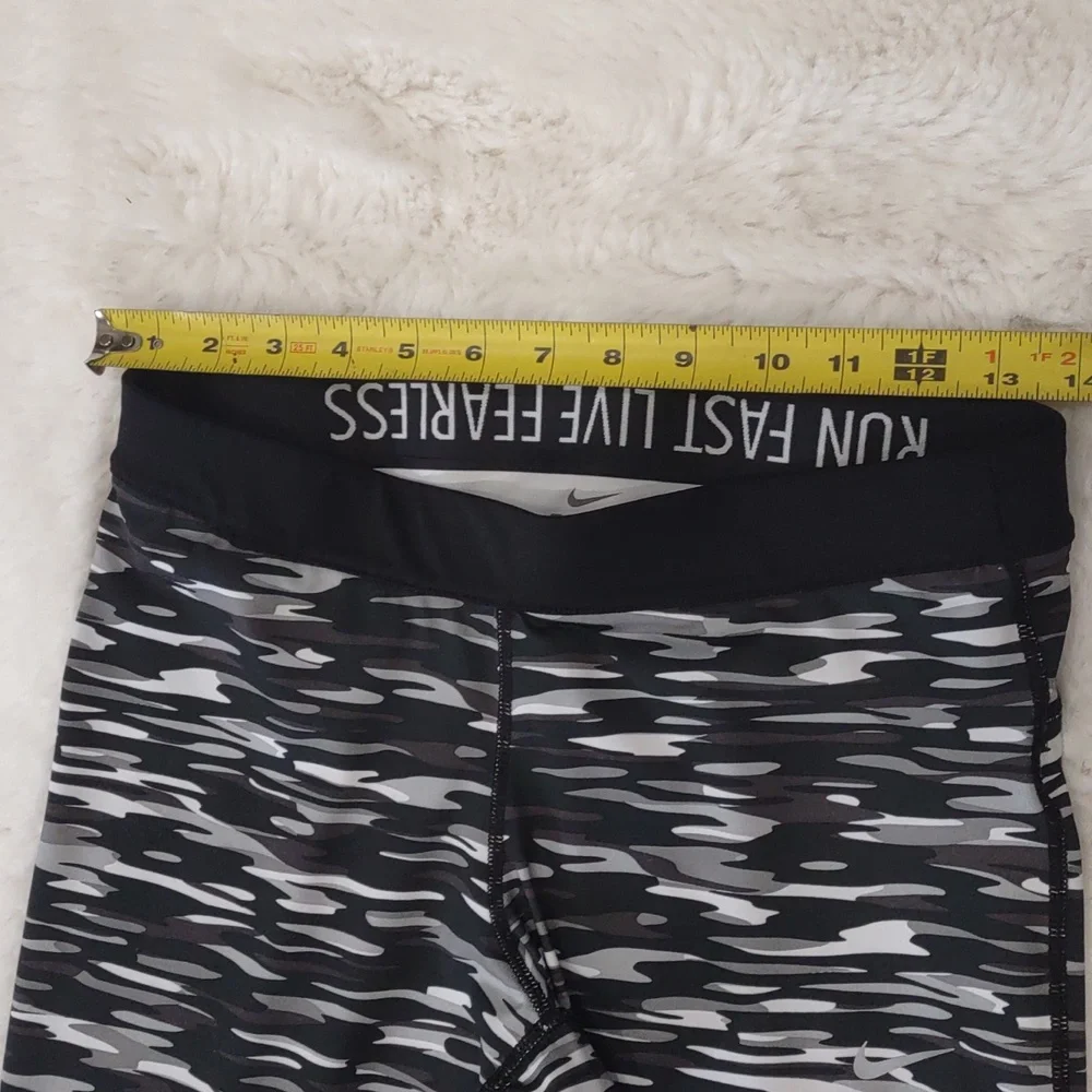 NIKE DRI-FIT RUNNING PANTS. - Picture 12 of 12